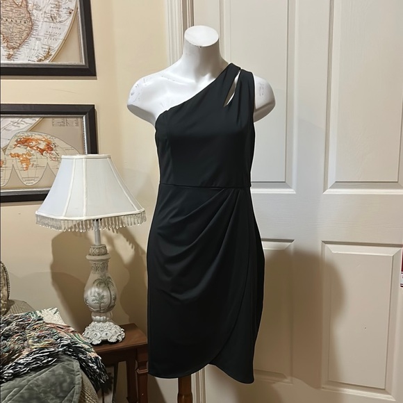 zalalus Dresses & Skirts - Black Asymmetrical Ruched One-Shoulder Cocktail Dress